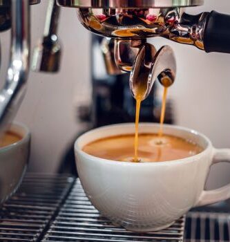 Como encontrar cafeteras reacondicionadas online